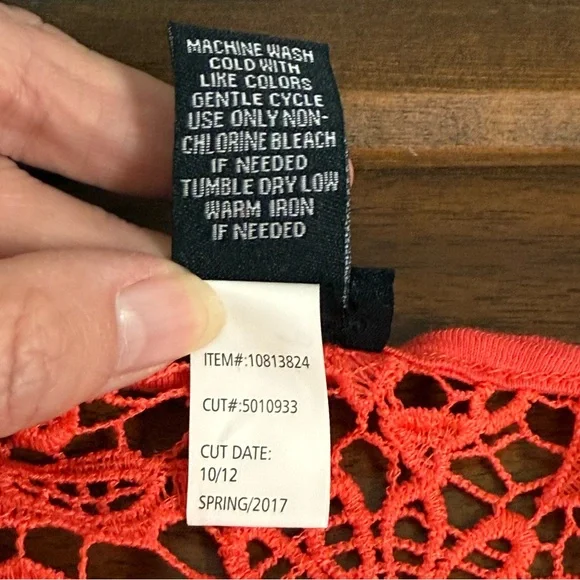 Torrid Coral Lace Crochet Top 0 | Boho Floral Scoop Neck Short Sleeve Blouse - Picture 6 of 7